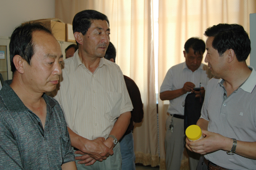 酒泉市人大常委會領導來公司檢查科學技術進步“一法一條例”實施情況